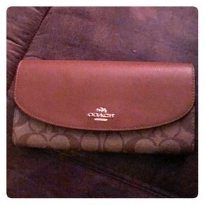 Coach wallet... NEVER USED!